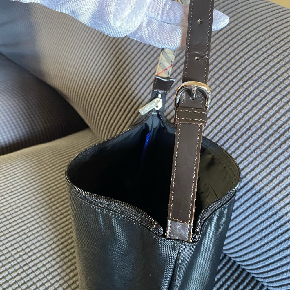 SALE! BURBERRY - Picture 6 of 13